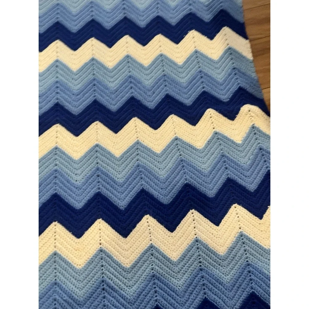 Handmade Blanket Afghan Throw Blue White Chevron Wave Ripple Cottage Costal